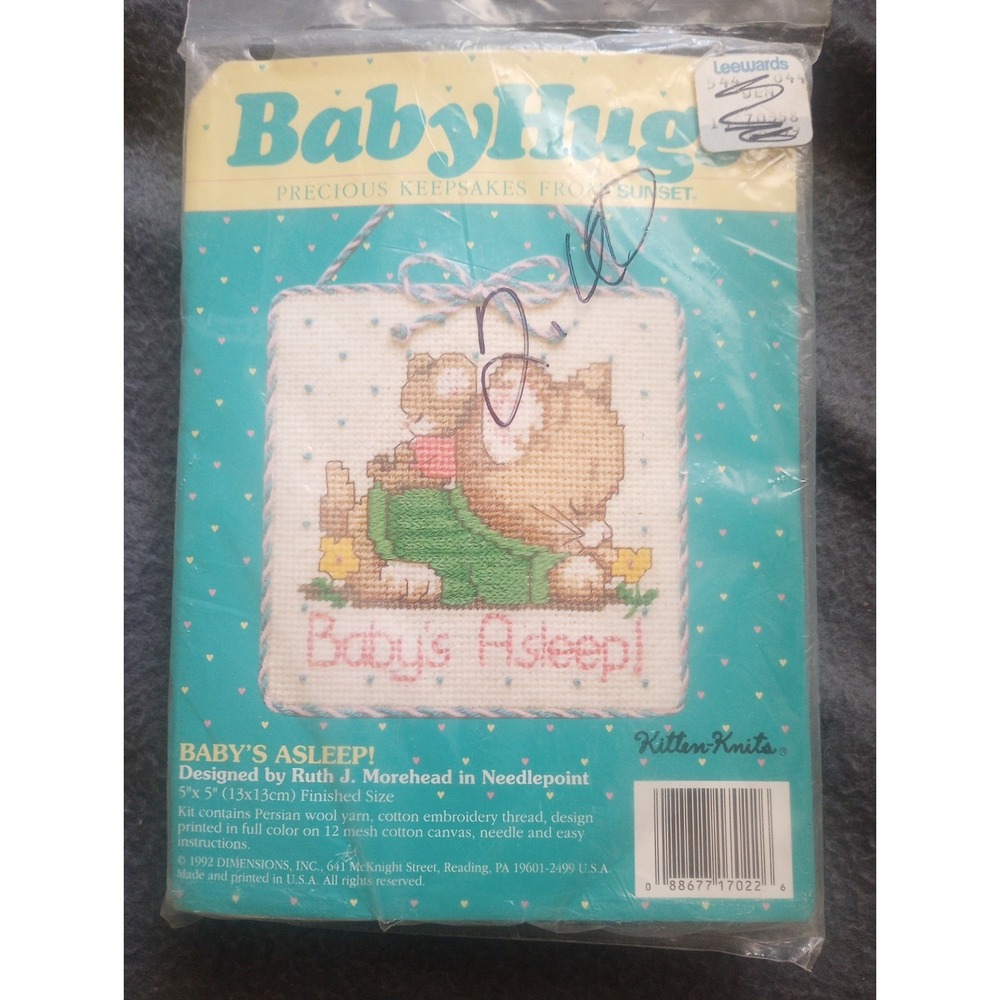 Baby Hugs Needle Point Embroidery Cross stitch Kit Mouse Cat Baby's Asleep 17022